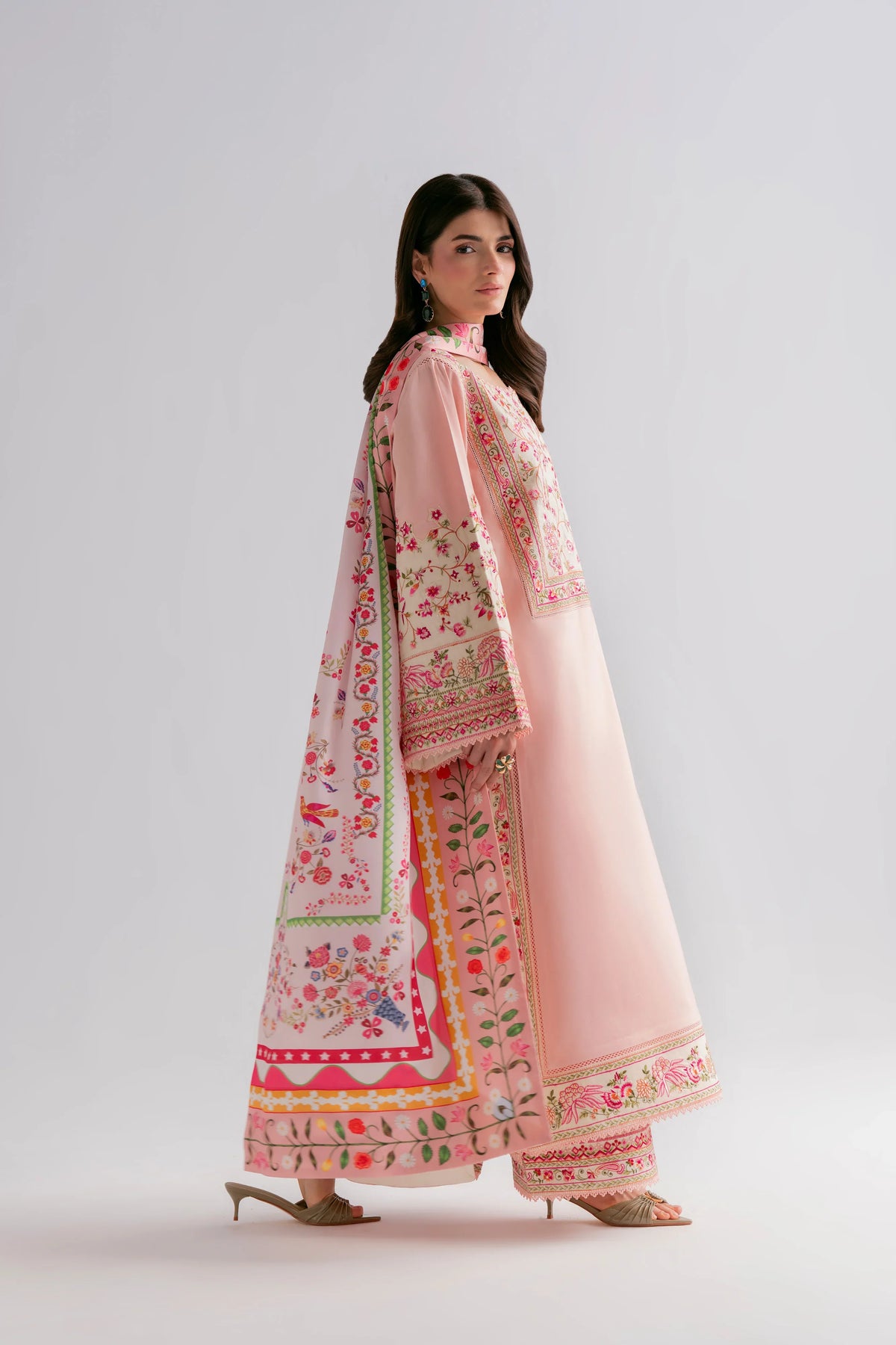 Magnolia Embroidered Kurta Set