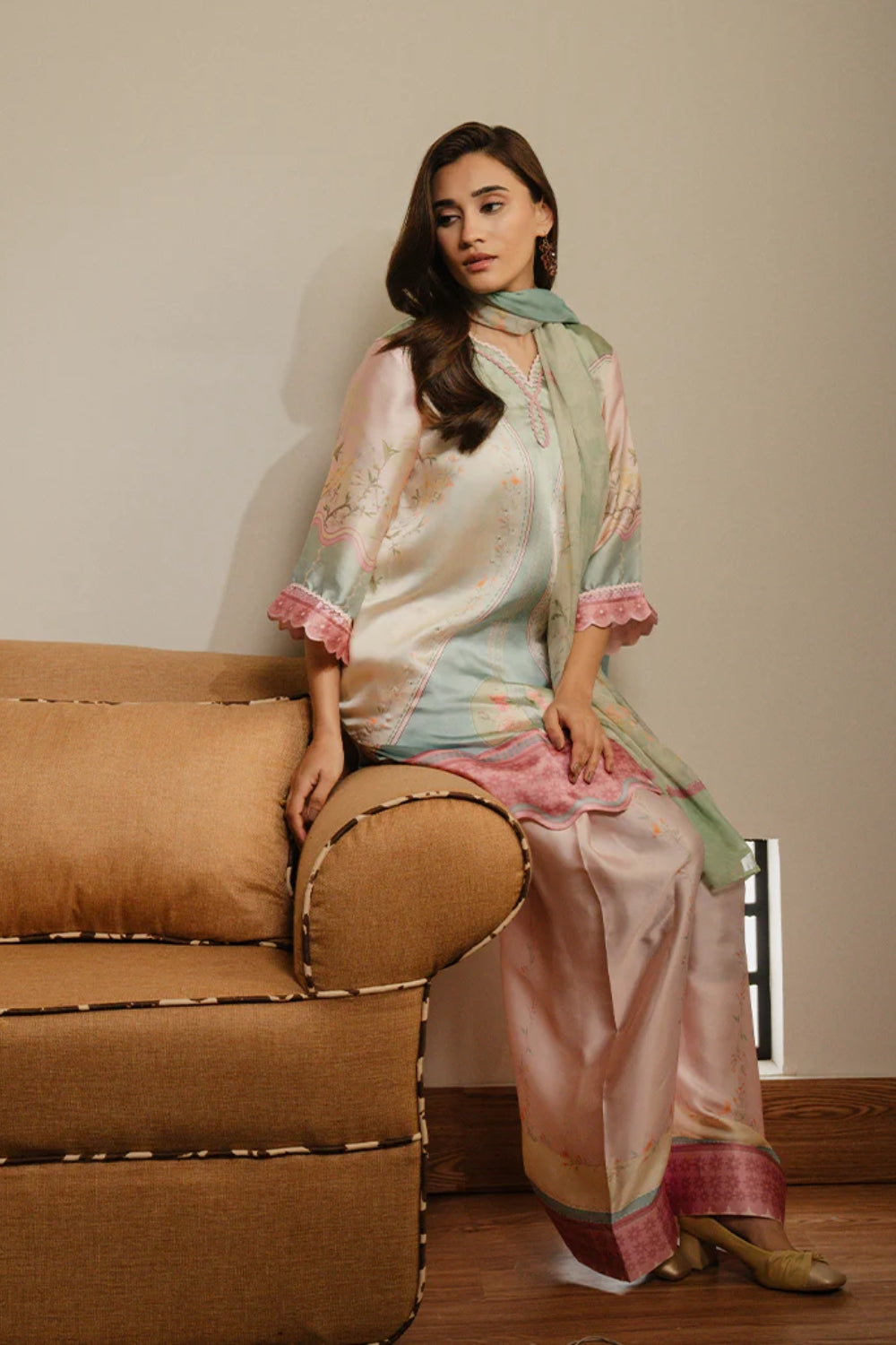 Gulaabi Farshi Salwar Set
